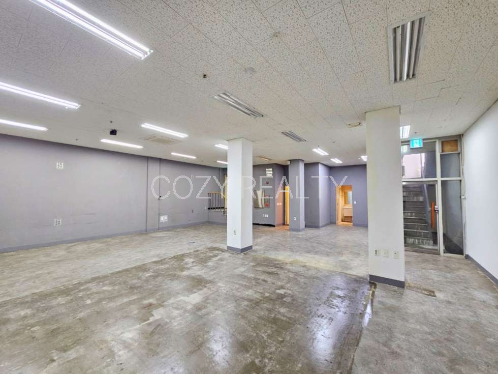 서울 강남구 역삼동 1동 CZ 층고 4m｜전용 49.7p｜지하 1층 월세 매물번호 12495 사진 1