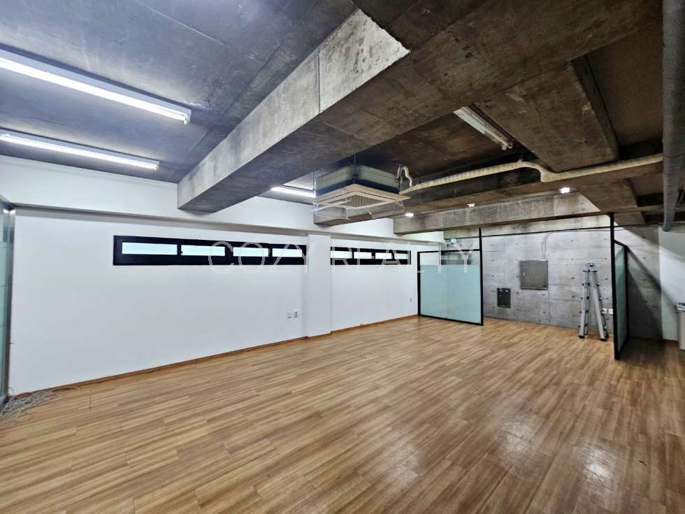서울 강남구 논현동 CZ 을지병원사거리 이면｜임대 26.7P｜3층 임대 월세 매물번호 11029 사진 1