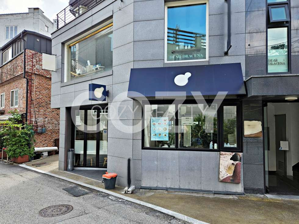서울 용산구 한남동 CZ 한남동 부자피자 인근 흔하지 않은 1층 상가 월세 매물번호 14479 사진 1