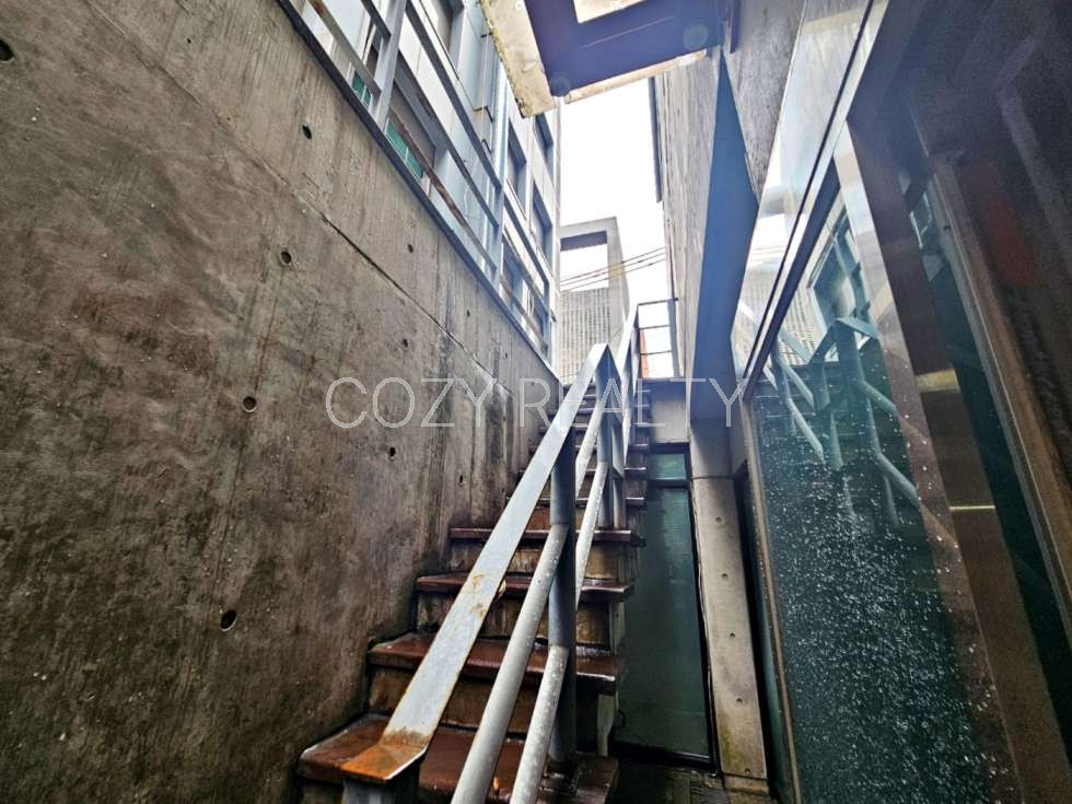 서울 강남구 논현동 CZ 을지병원사거리 이면｜전용 45P｜지하 1층 월세 매물번호 13114 사진 6