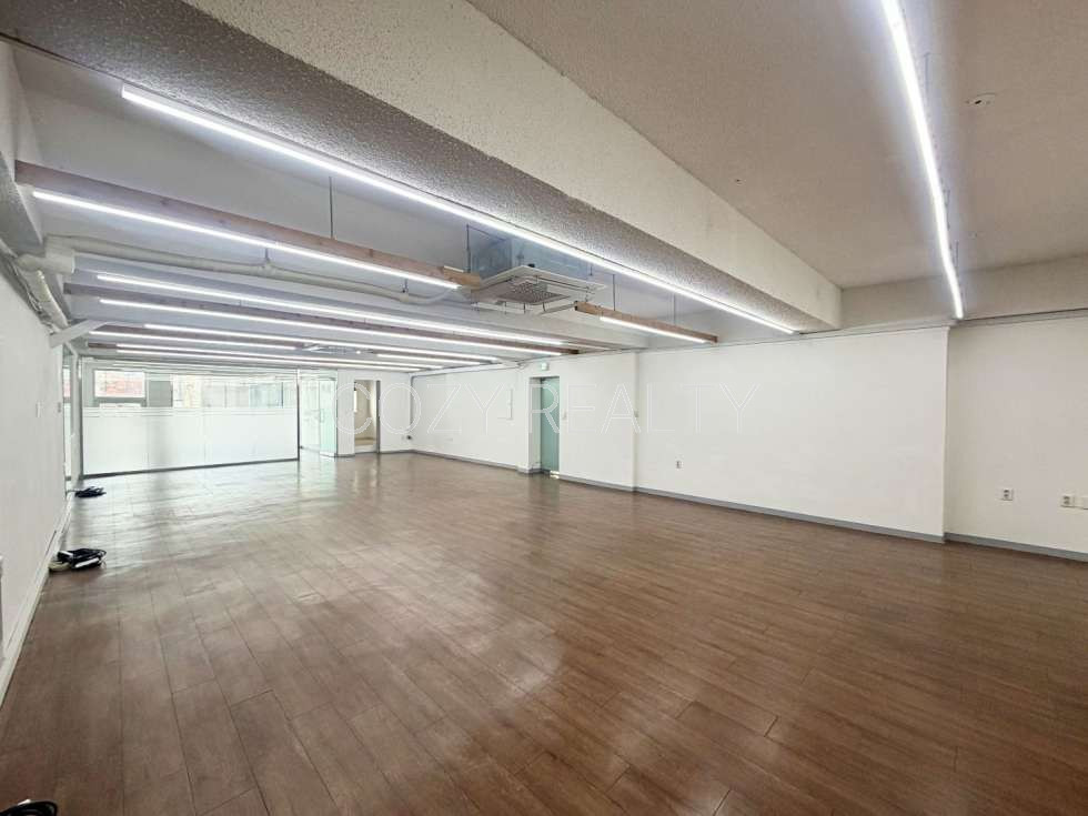 서울 강남구 논현동 모던 인테리어 사무실｜도산공원 사거리｜뛰어난 채광 월세 매물번호 15064 사진 2