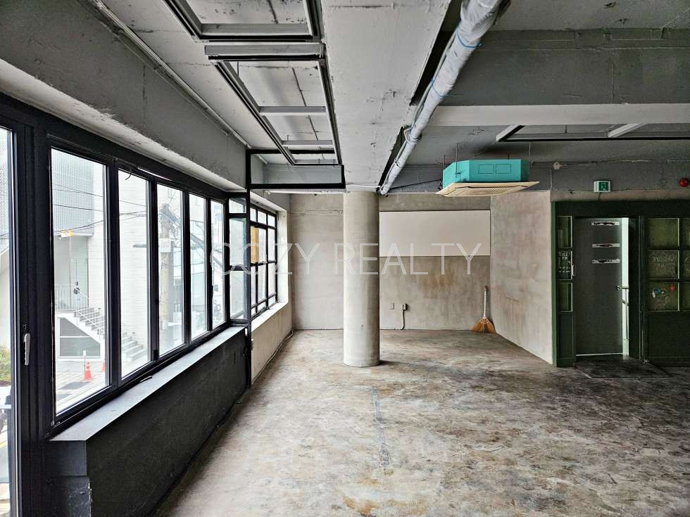 서울 강남구 신사동 CZ 가로수길 인근 전용 30p 2층 상업공간 월세 매물번호 14923 사진 3